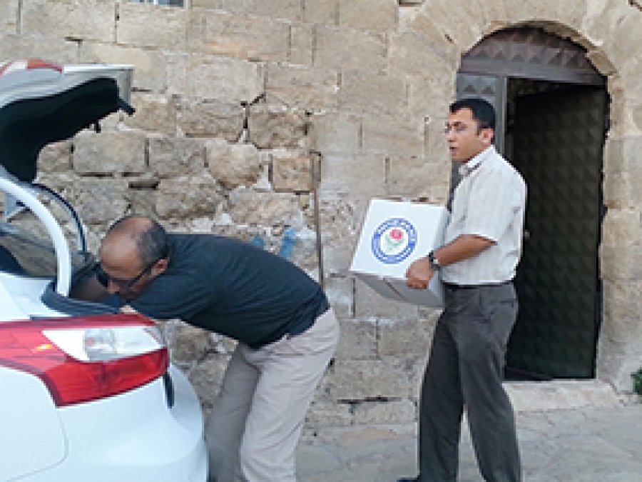 Eğitimcilerden Ramazan yardımı