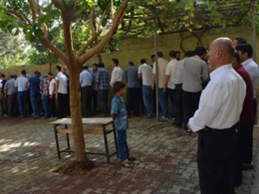İlim Der Kozluk’ta halkla bayramlaştı