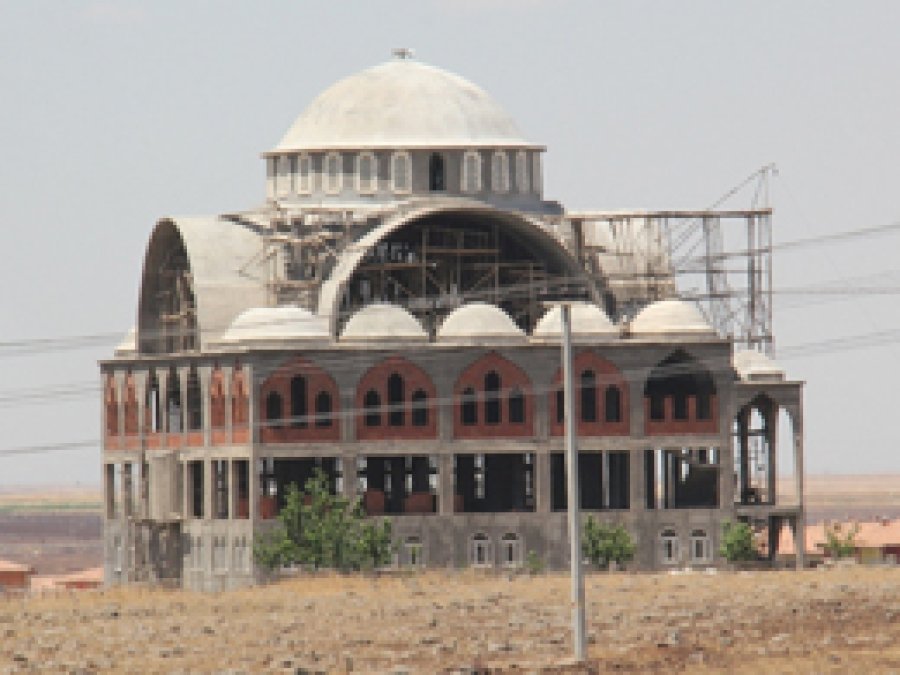 6 yıldır tamamlanamayan cami yardım bekliyor