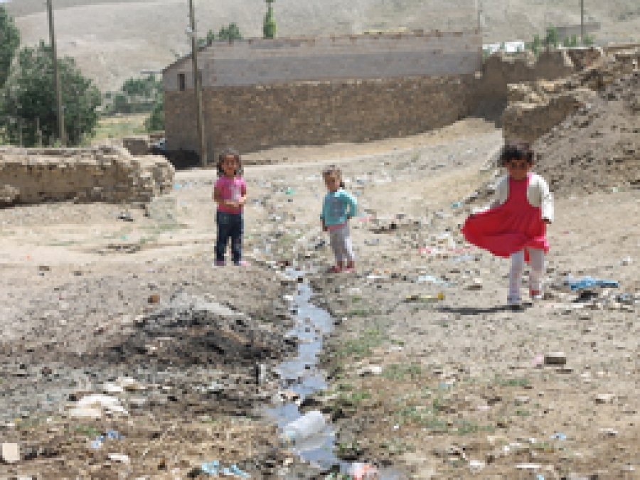 Van’da mahalleye çevrilen köyler hizmet bekliyor
