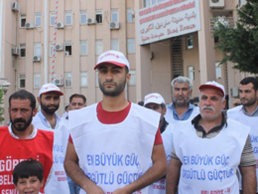 Belediye işçilerinin oturma eylemi sona erdi