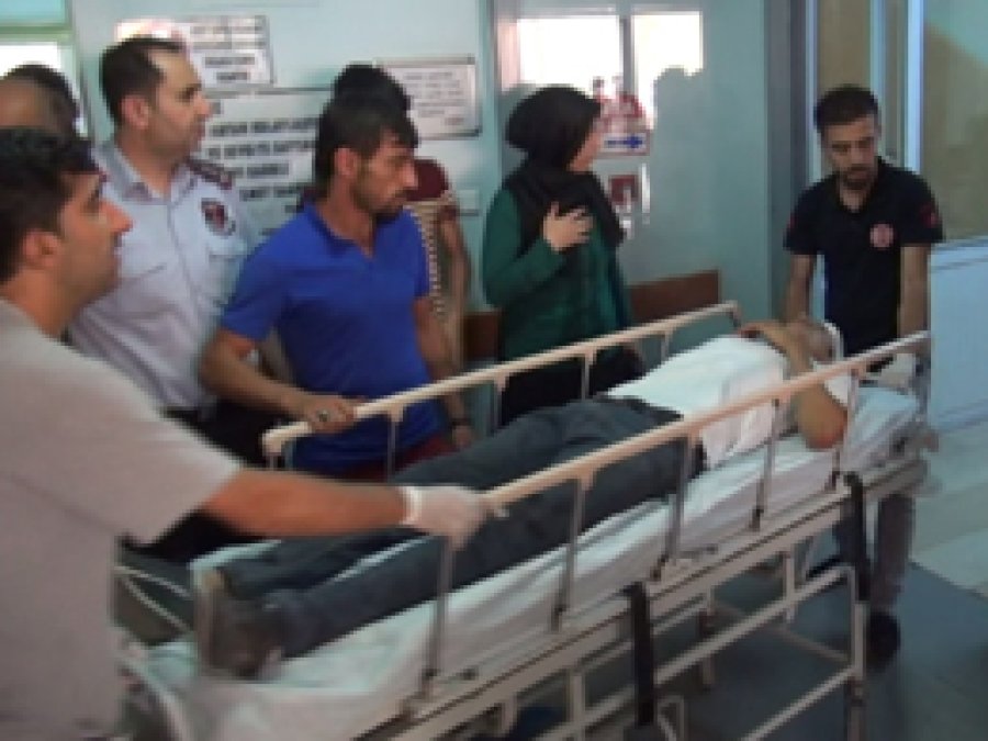 Başına biber gazı kapsülü çarpan kişi yaralandı