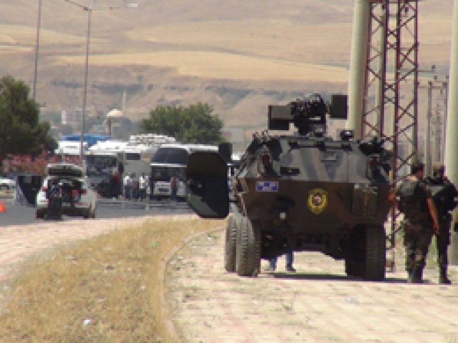 Batman-Diyarbakır Karayolunda bombalı araç paniği