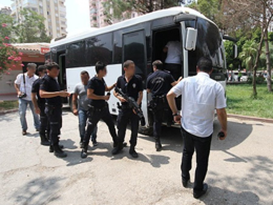 Adana'da PKK operasyonu: 17 gözaltı