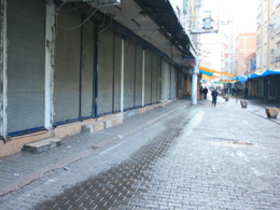 Kepenk kapatma eyleminden dolayı 4 kişi tutuklandı