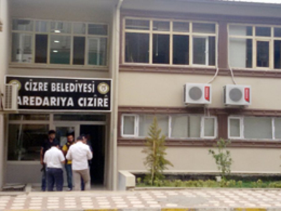 Müfettiş koruması belediye binasında saldırıya uğramış