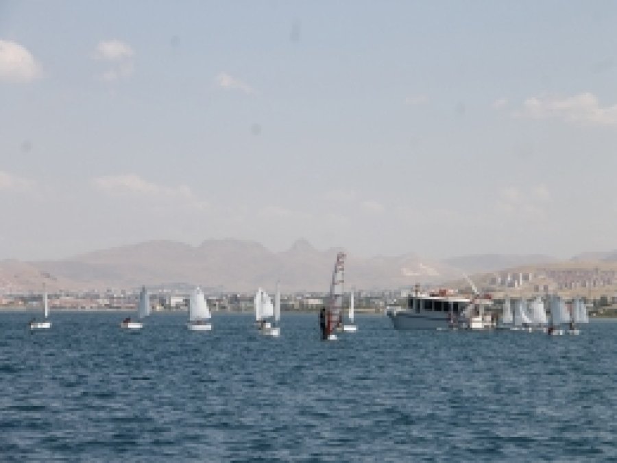 6'ncı Van Denizi Su Sporları Festivali başladı