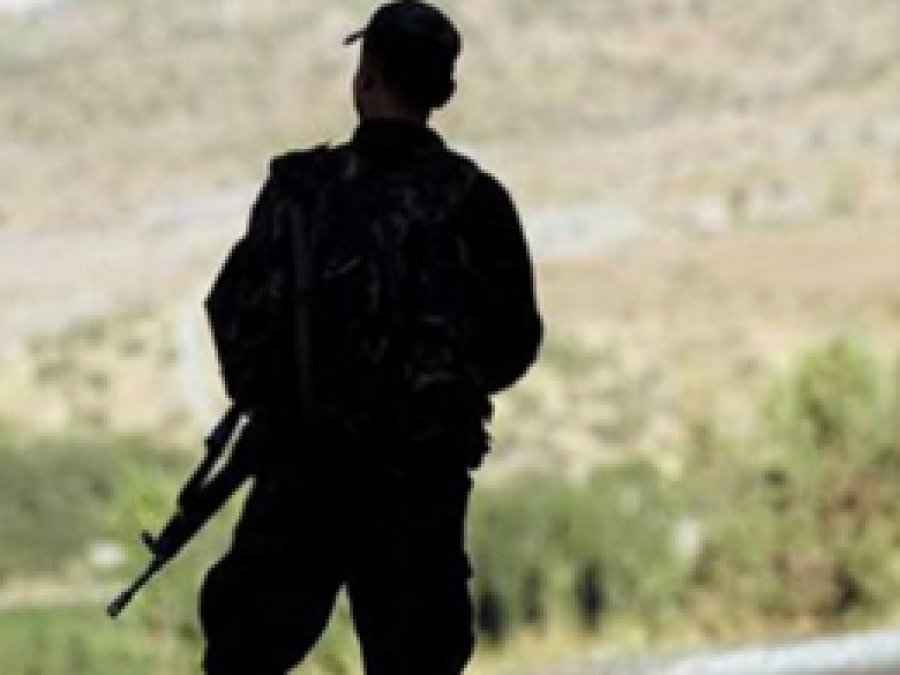 Türkiye sınırına ateş açıldı: 1 asker hayatını kaybetti