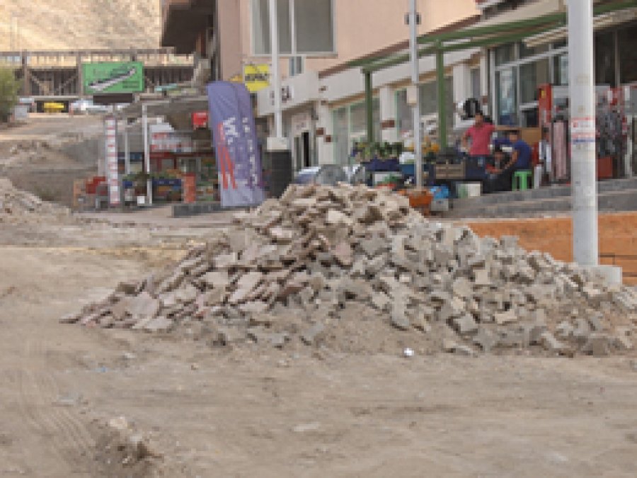 Mardin esnafının yol tepkisi