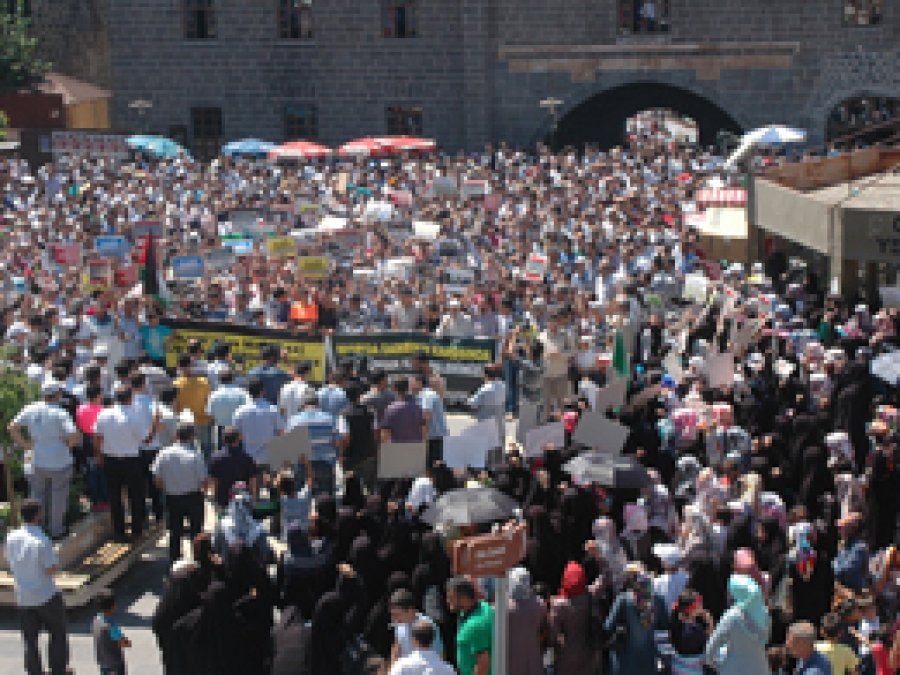 825 STK Diyarbakır'da barışa çağrı yapacak