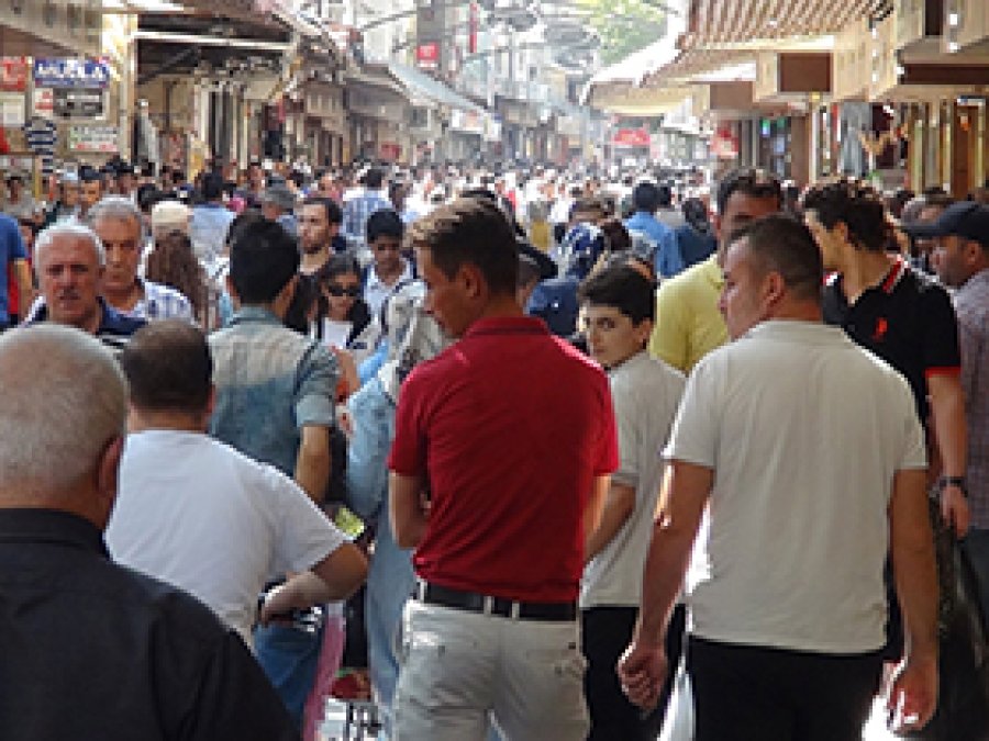 Şiddetin etkileri bayram pazarına da yansıdı
