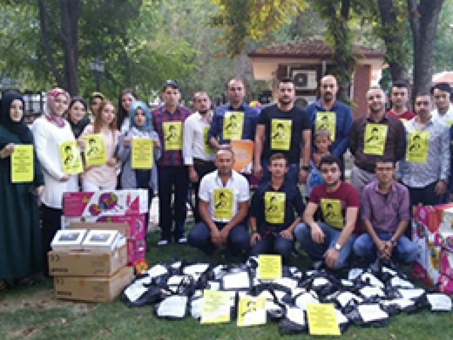 Ak Parti'li Gençler 17 ilde Yasin olup et dağıttı