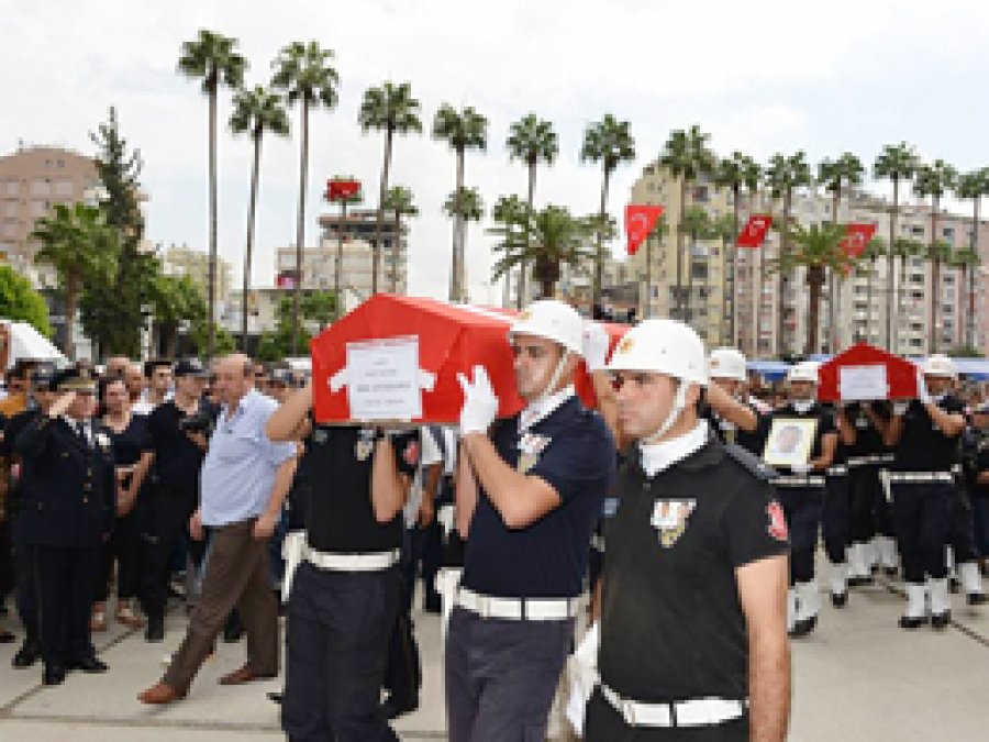 Hayatını kaybeden polisler için tören düzenlendi