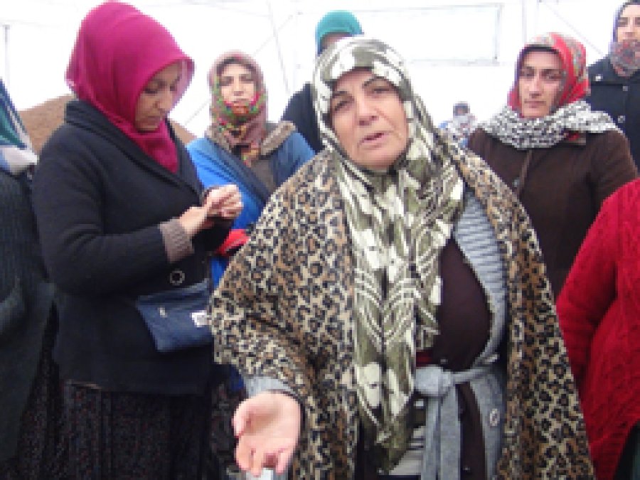 Geçici işçiler sürelerinin uzatılmasını istedi