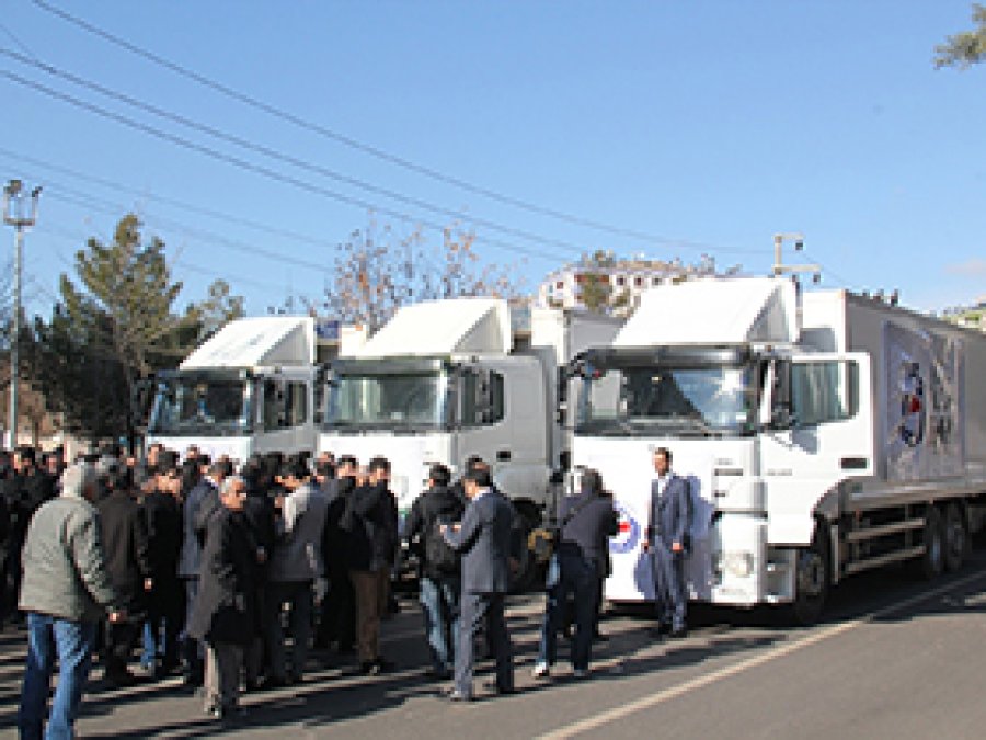 Memur-Sen'den Sur'a 10 TIR yardım