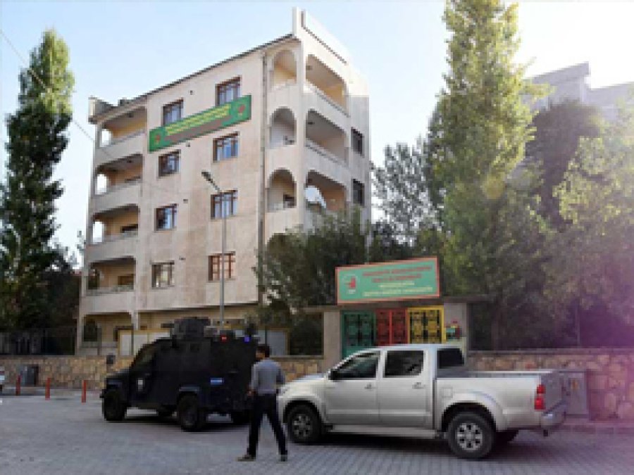Bingöl'de HDP/DBP'ye baskın: 8 gözaltı