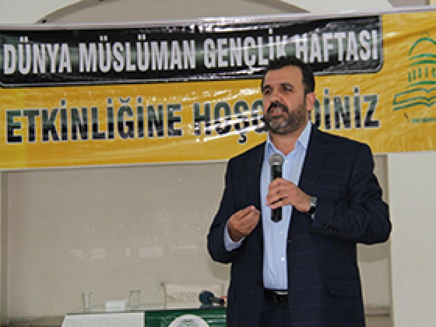 'İslam ile gençliğin arasını ayırdılar'