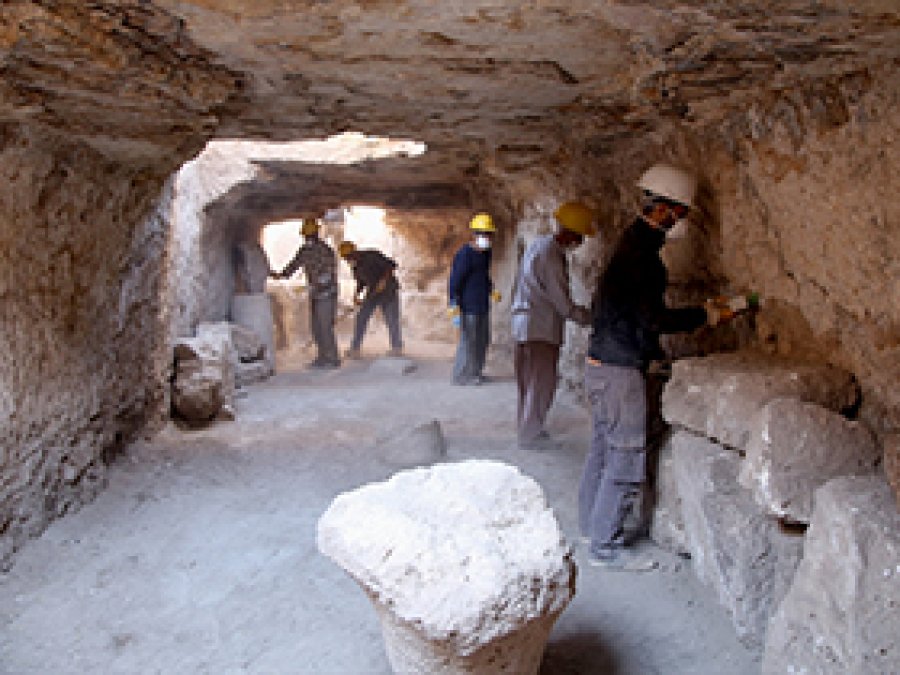 Çınar'da 1500 yıllık yeraltı sığınağı bulundu