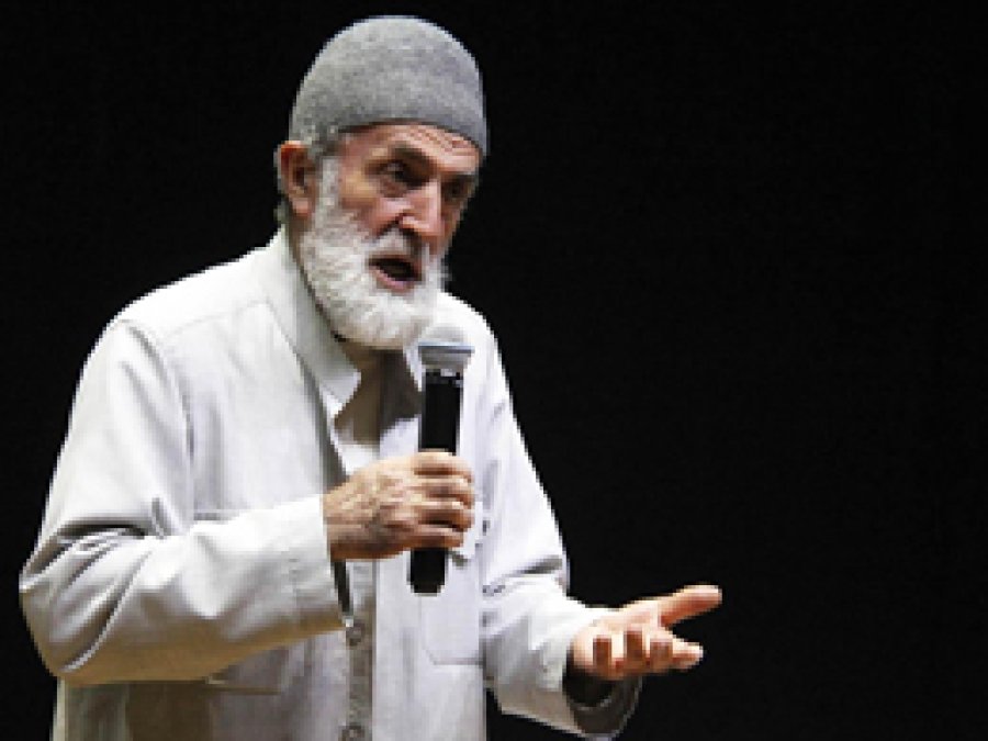 'Başkasına eğilmemek için Namaz kılalım'