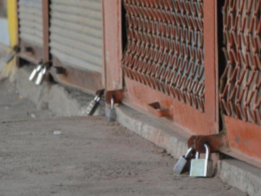 Diyarbakır'da kepenk kapatanlara bir yıl hapis