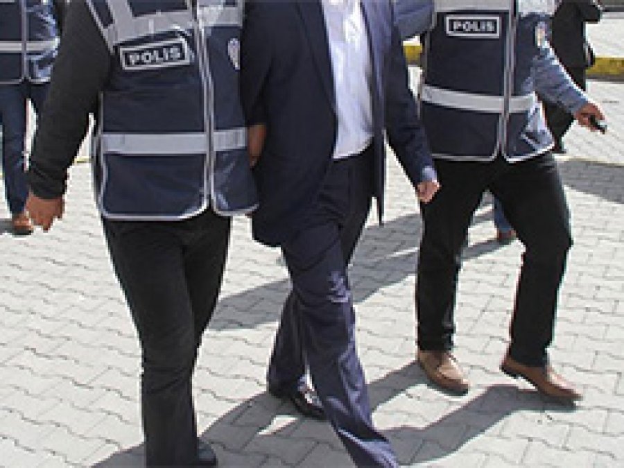 Iğdır Üniversitesi Rektörüne FETÖ gözaltısı