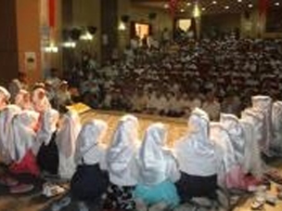 'Çocuklarımızı namazla yetiştirmeliyiz'