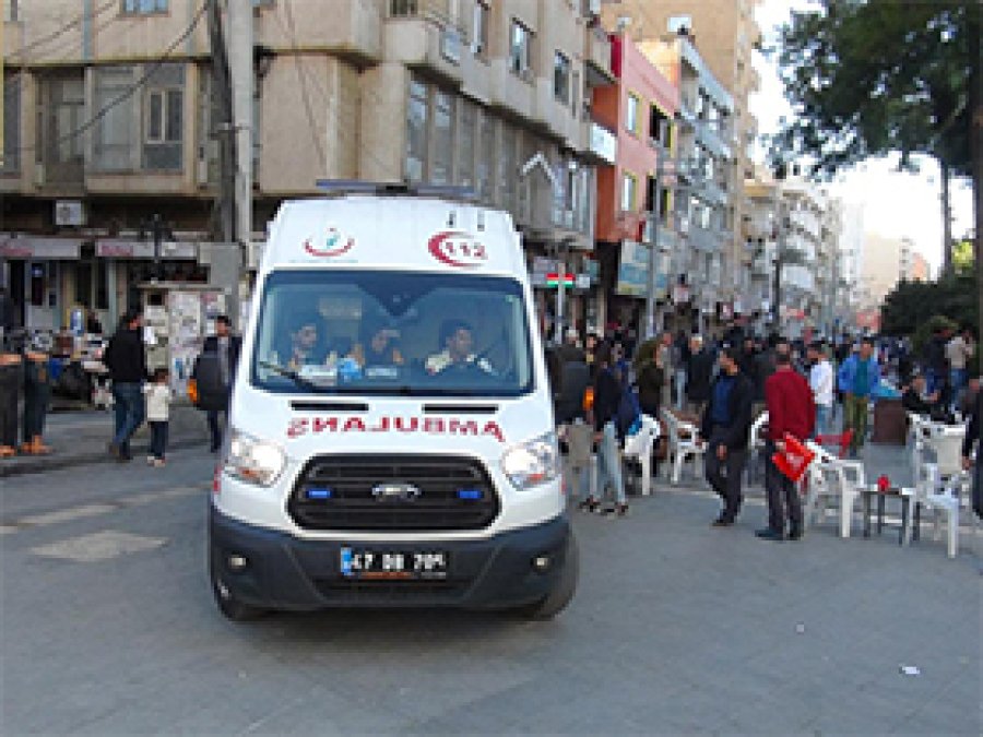 Mardin'de polis aracına saldırı: 3 yaralı