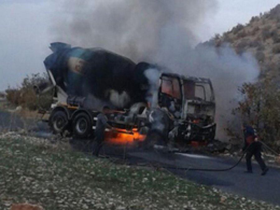 PKK beton mikserini ateşe verdi