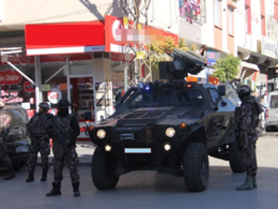 Kepenk kapatan 16 kişi gözaltına alındı