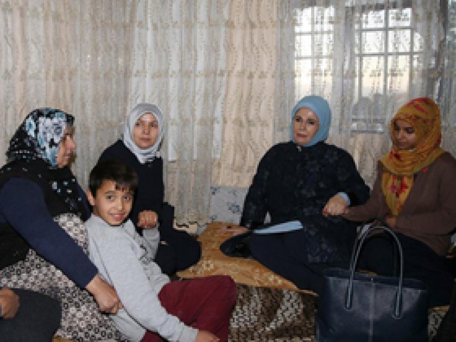 Emine Erdoğan'dan Şirvan'a taziye ziyareti