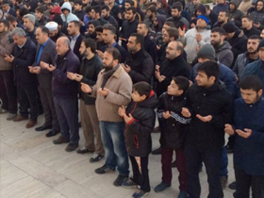 Fatih'te Halep ve Arakan için dua edildi