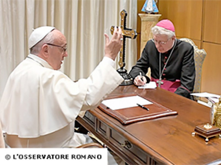 Papa Franciscus: Silah üretip satıyoruz
