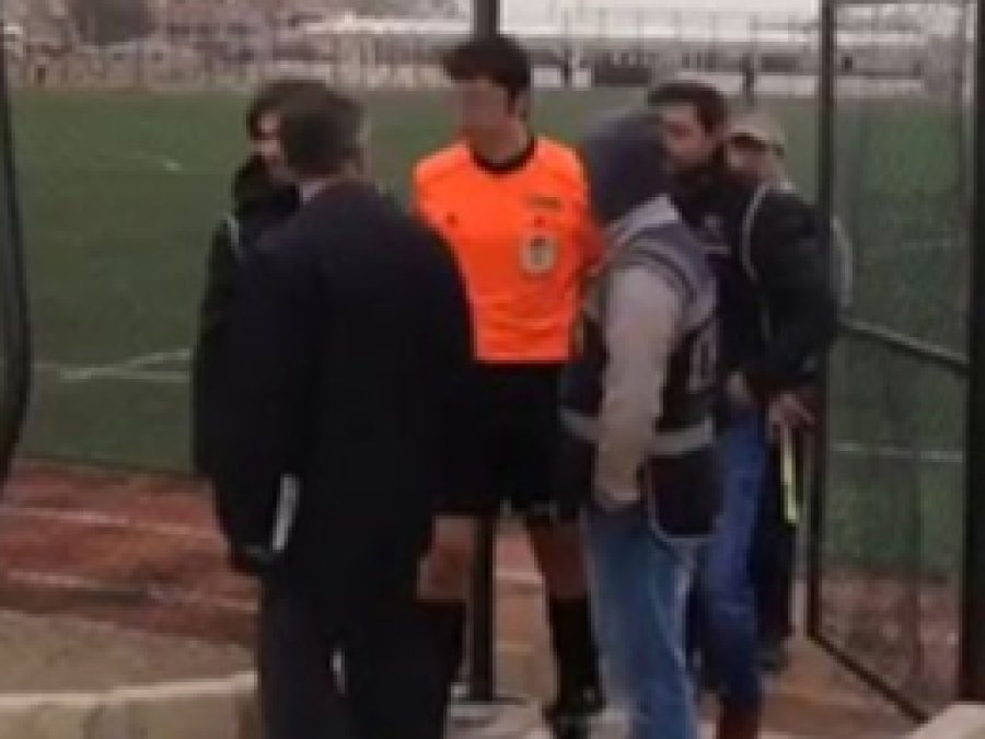 Hakeme maçta FETÖ'den gözaltı