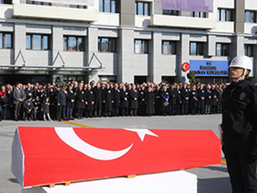 Saldırıda hayatını kaybedenler için tören