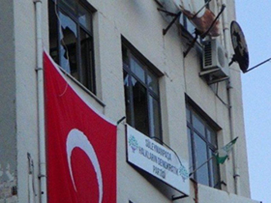 Tekirdağ'da HDP Bürosuna saldırı