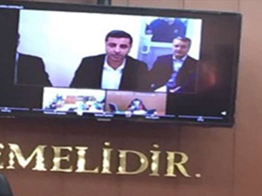 Demirtaş'tan Davutoğlu'na Nusra suçlaması