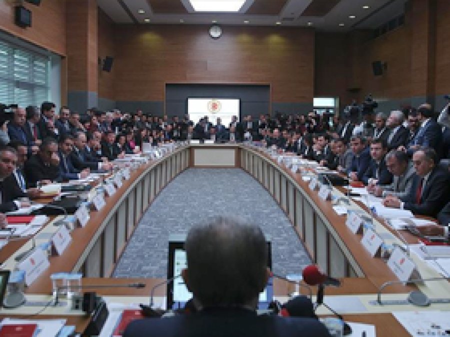 Anayasa'nın birinci maddesi kabul edildi