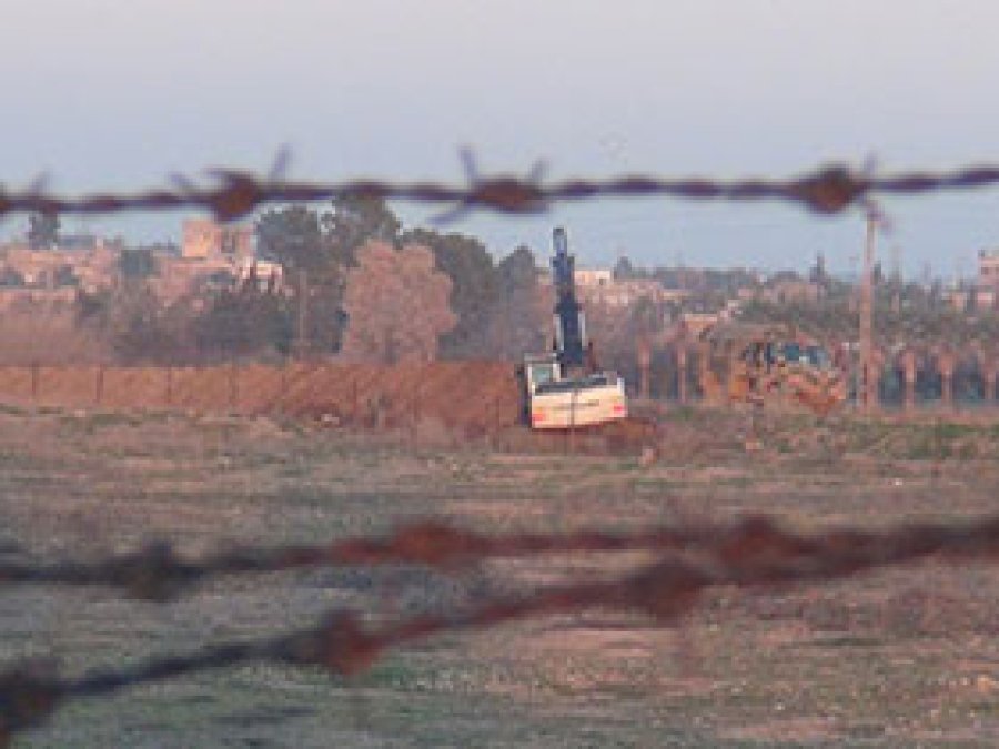 TSK Nusaybin sınırına hendek kazıyor