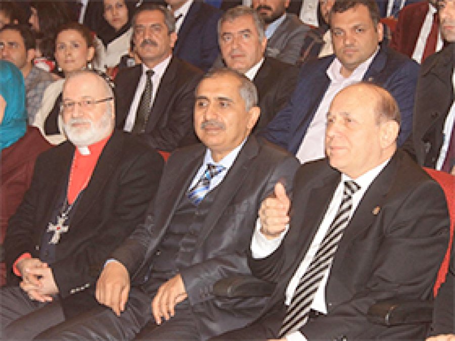 Mardin'de AK Parti'li Burhan Kuzu'ya tepki