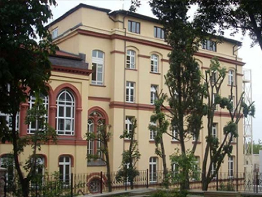 Alman okulları yine kapalı
