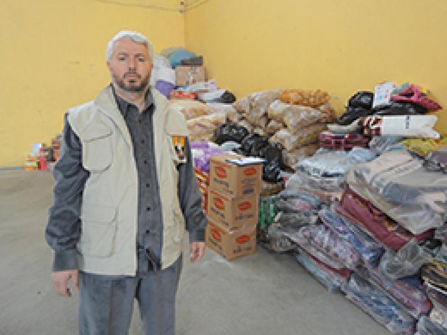 Mağdur halka yardımlar devam ediyor