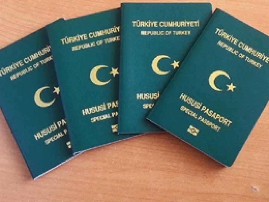 'Yeşil pasaport memura verilmemeli'
