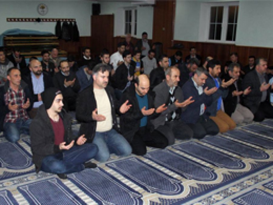 Almanya ve Avusturya'da Regaib Kandili ihya edildi