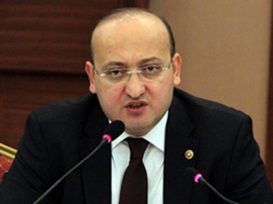 Başbakan Yardımcısı Akdoğan'a 2 yeni görev