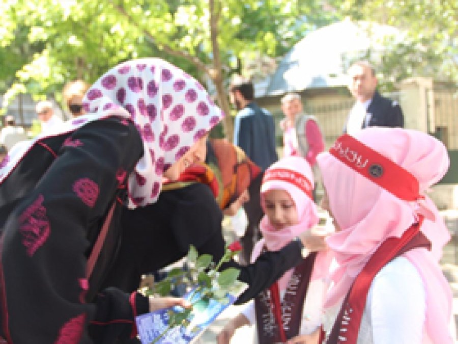 Minikler halkı kutlu doğuma davet etti