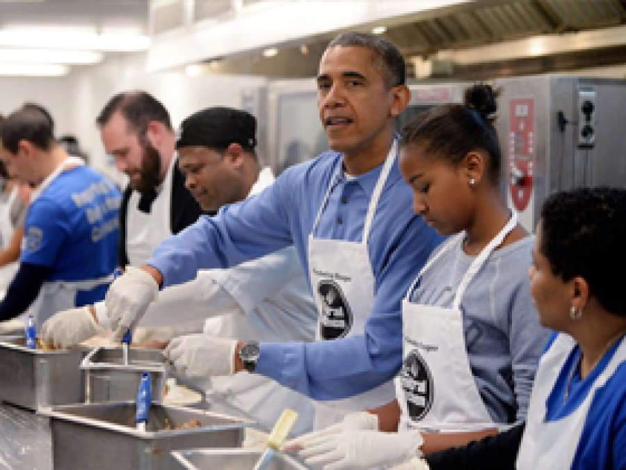 Obama çifti 2015'te 436 bin dolar kazandı