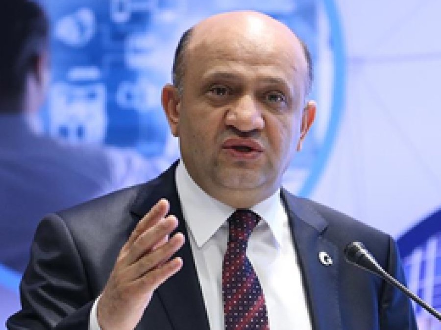 'Üreteceğimiz araç yürüyen bilgisayar olacak'