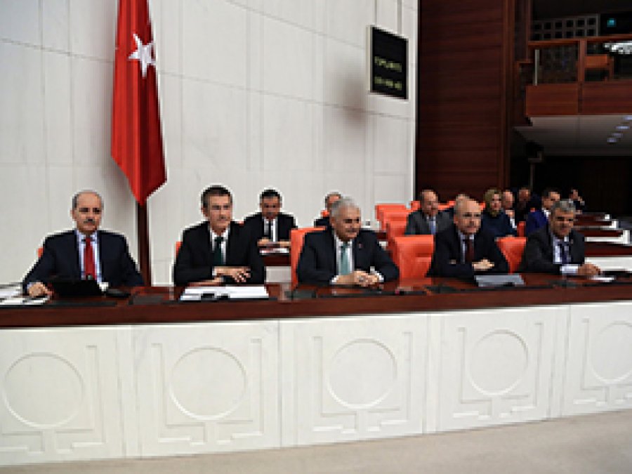 Binali Yıldırım Hükümeti güvenoyu aldı