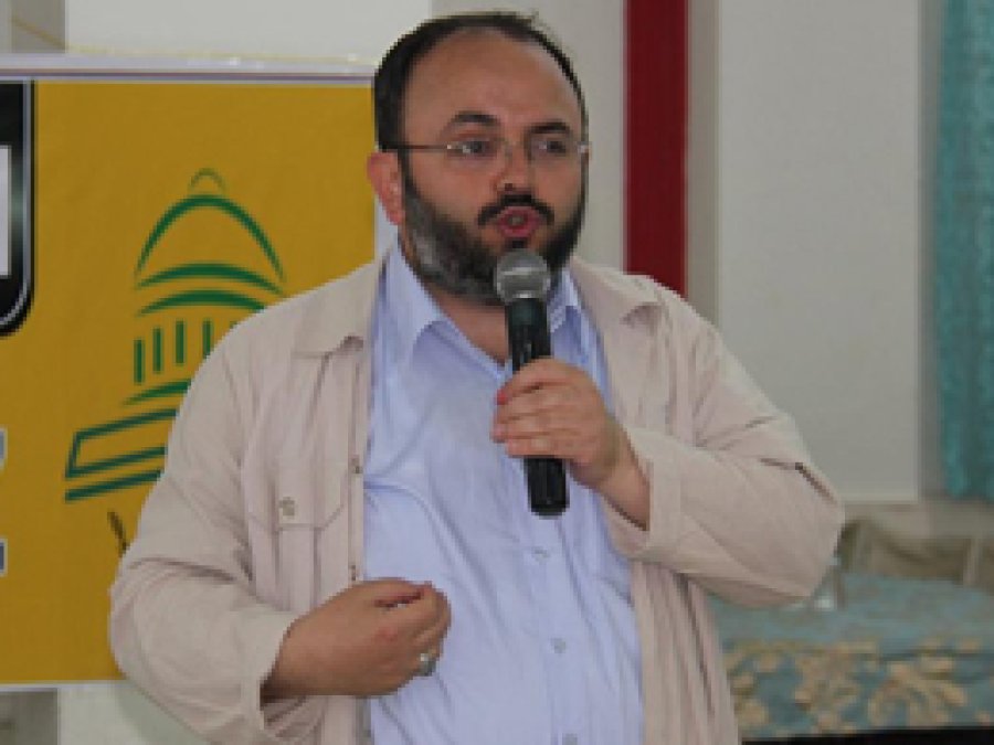 'İslam âleminin geleceği gençlerdir'