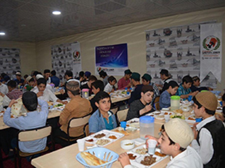 Avrupa Yetim Der'den öğrencilere iftar